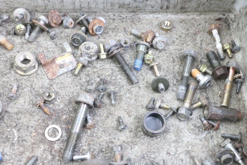 photo de SACO DE PARAFUSOS E FERRAGENS KYMCO LIKE 125 (2009 - 2016) - Outro ângulo de visão