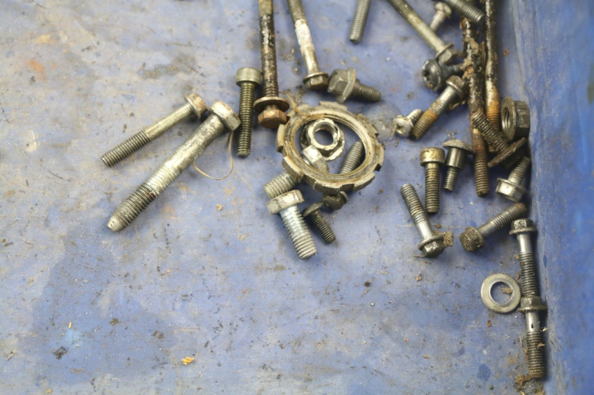 photo de SACO DE PARAFUSOS E FERRAGENS PEUGEOT LUDIX BLASTER 50 (2006 - 2014) - Detalhe da peça