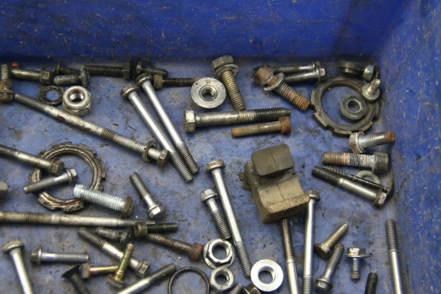 photo de SACO DE PARAFUSOS E FERRAGENS PEUGEOT LUDIX 50 (2008 - 2017) - Outro ângulo de visão