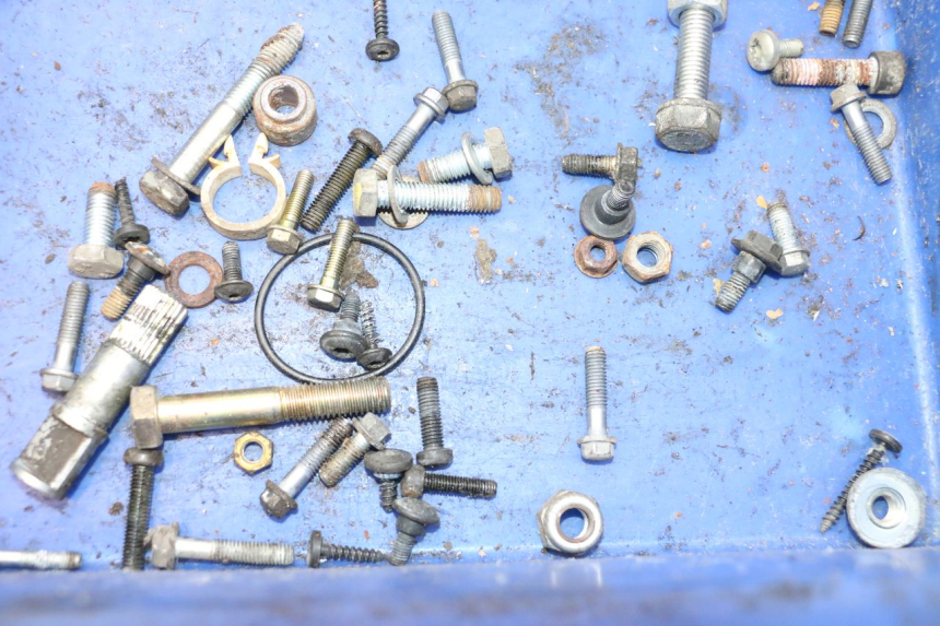photo de SACO DE PARAFUSOS E FERRAGENS PEUGEOT LUDIX ONE 50 (2004 - 2013) - Outro ângulo de visão