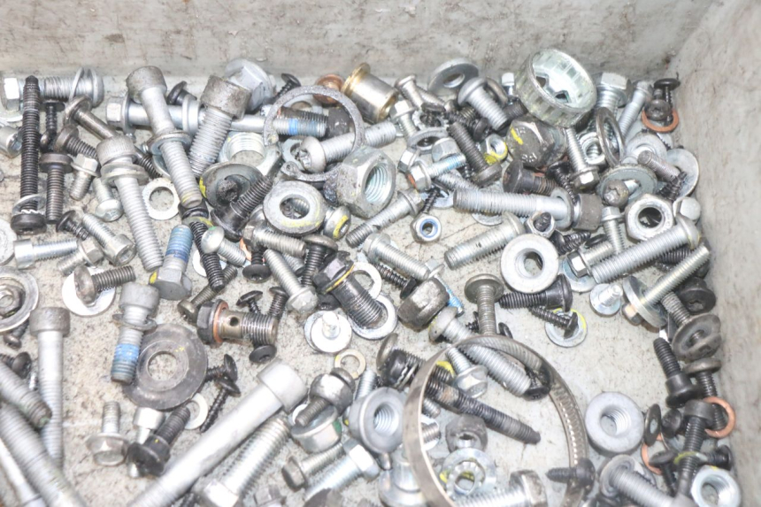 photo de SACO DE PARAFUSOS E FIXADORES PIAGGIO MP3 HPE 300 (2019 - 2026) - Vista geral