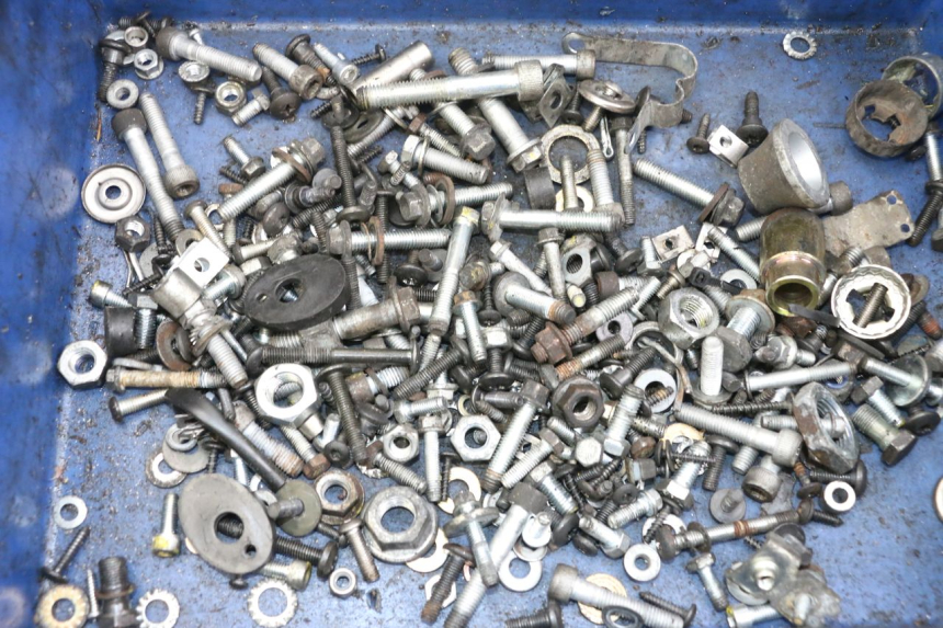 photo de SACO DE PARAFUSOS E FIXADORES PIAGGIO MP3 LT 400 (2007 - 2012) - Detalhe da peça