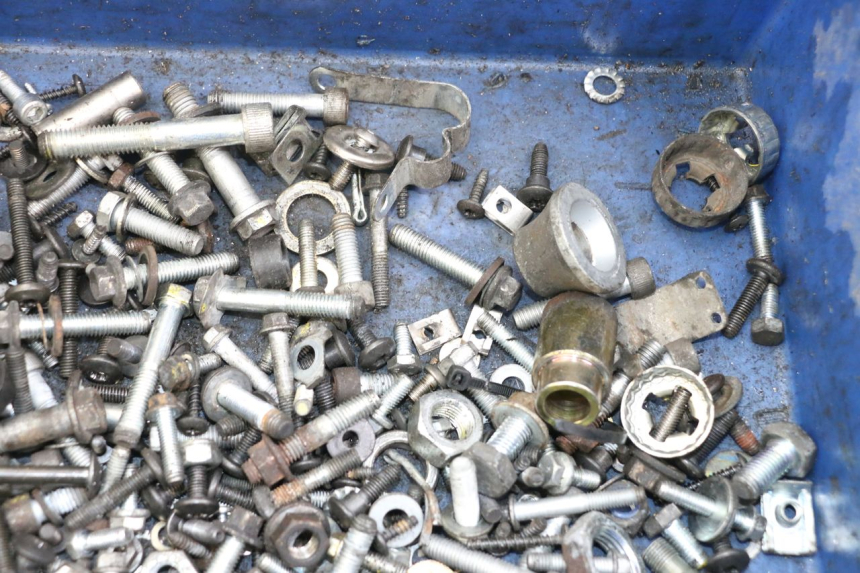 photo de SACO DE PARAFUSOS E FIXADORES PIAGGIO MP3 LT 400 (2007 - 2012) - Outro ângulo de visão