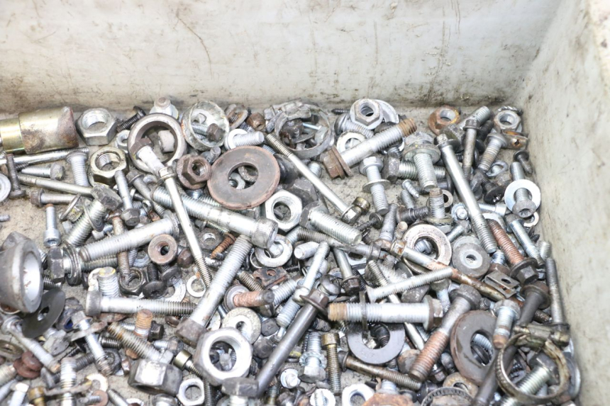 photo de SACO DE PARAFUSOS E FIXADORES PIAGGIO MP3 LT 400 (2007 - 2012) - Detalhe da peça