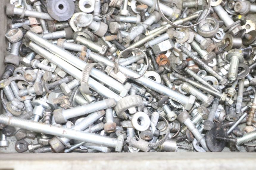 photo de SACO DE PARAFUSOS E FIXADORES PIAGGIO MP3 LT 300 (2010 - 2016) - Outro ângulo de visão