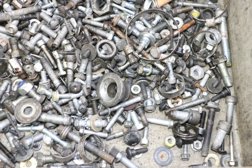 photo de SACO DE PARAFUSOS E FIXADORES PIAGGIO MP3 LT 300 (2010 - 2016) - Detalhe da peça
