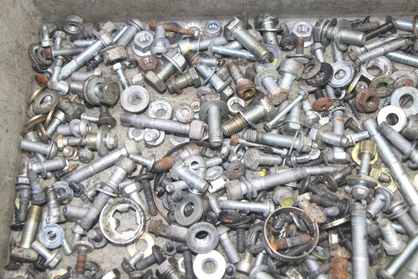photo de SACO DE PARAFUSOS E FIXADORES PIAGGIO MP3 LT 400 (2007 - 2012) - Detalhe da peça