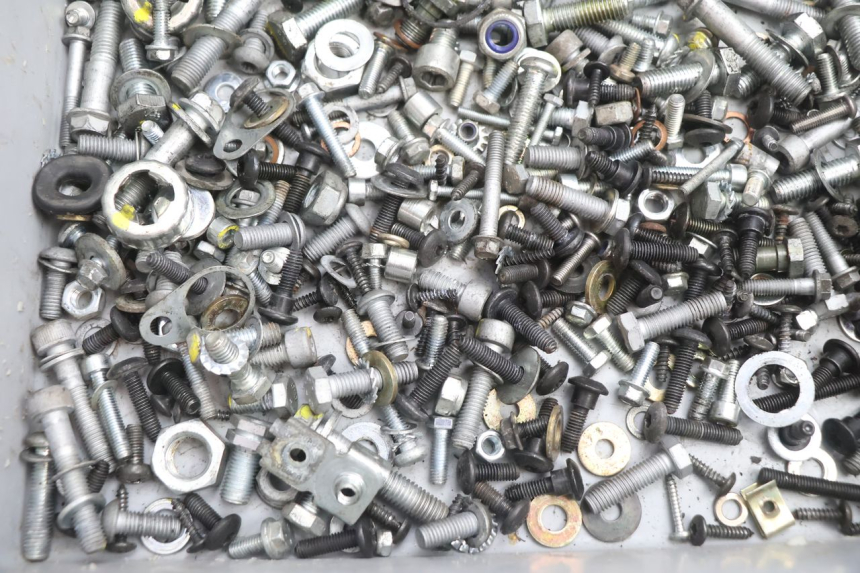 photo de SACO DE PARAFUSOS E FIXADORES PIAGGIO MP3 LT 400 (2007 - 2012) - Outro ângulo de visão