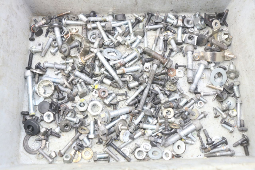 photo de SACO DE PARAFUSOS E FIXADORES PIAGGIO MP3 500 (2011 - 2015) - Detalhe da peça