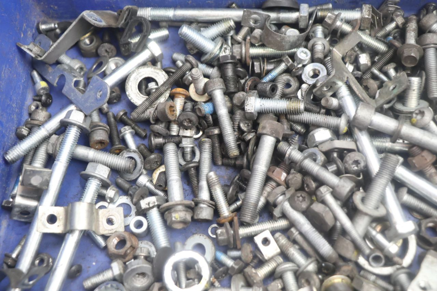 photo de SACO DE PARAFUSOS E FIXADORES PIAGGIO MP3 500 (2016 - 2018) - Detalhe da peça