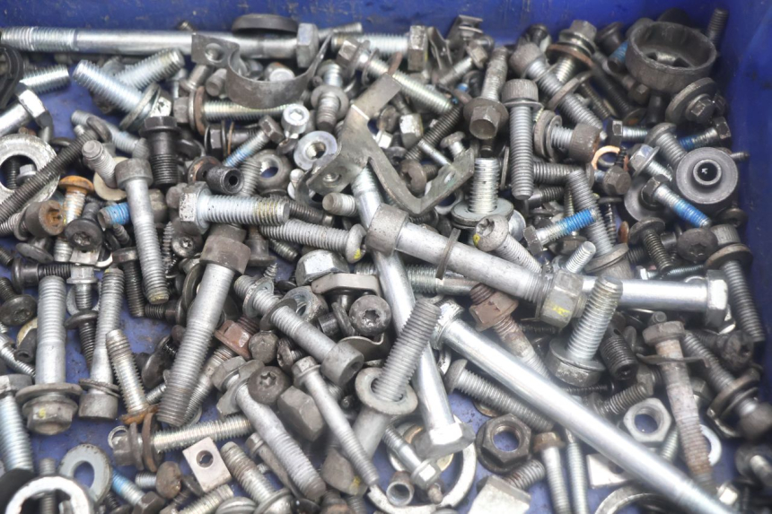 photo de SACO DE PARAFUSOS E FIXADORES PIAGGIO MP3 500 (2016 - 2018) - Zoom do estado de desgaste