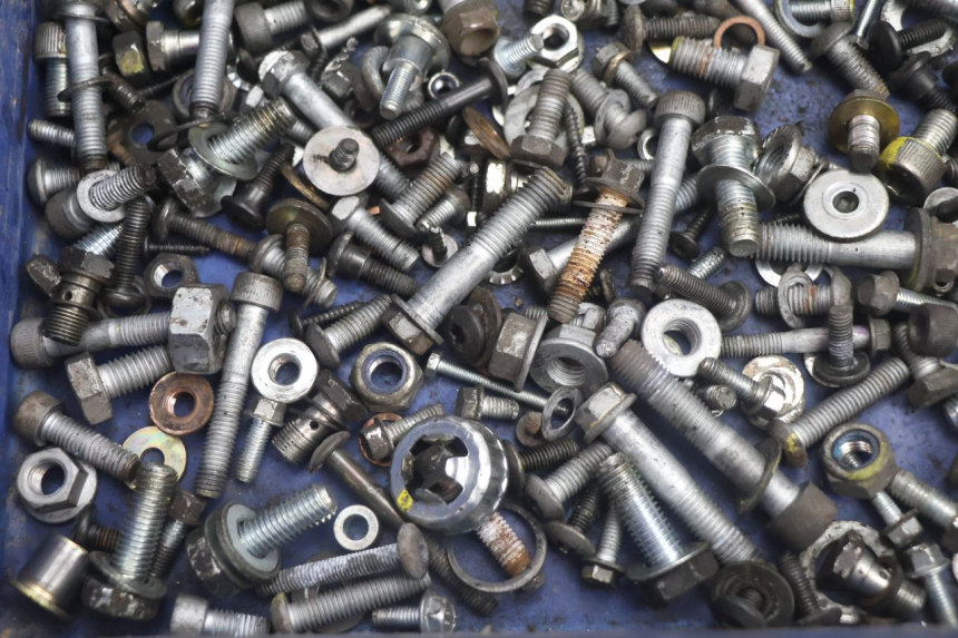 photo de SACO DE PARAFUSOS E FIXADORES PIAGGIO MP3 500 (2011 - 2015) - Outro ângulo de visão
