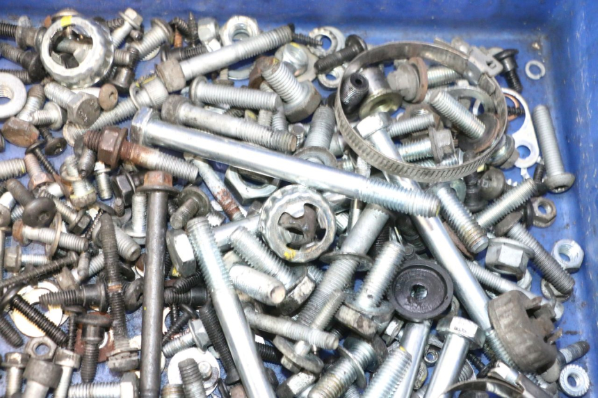 photo de SACO DE PARAFUSOS E FIXADORES PIAGGIO MP3 500 (2016 - 2018) - Detalhe da peça