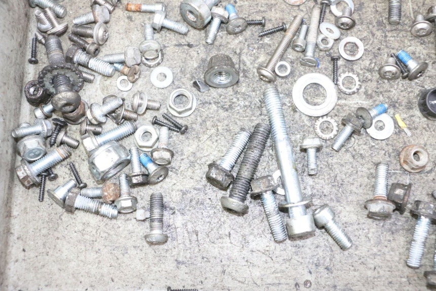 photo de SACO DE PARAFUSOS E FIXADORES RIEJU MRT 50 (2018 - 2021) - Outro ângulo de visão