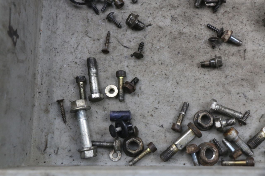 photo de SACO DE PARAFUSOS E FERRAGENS YAMAHA NEO'S NEOS 2T 50 (2007 - 2017) - Detalhe da peça