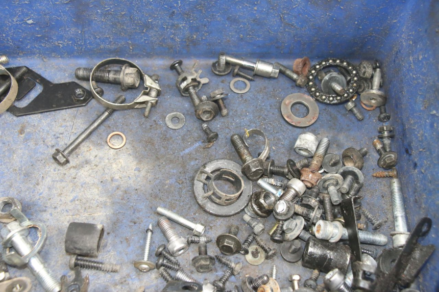 photo de SACO DE PARAFUSOS E FERRAGENS YAMAHA NEOS NEO'S 4T 50 (2008 - 2016) - Outro ângulo de visão