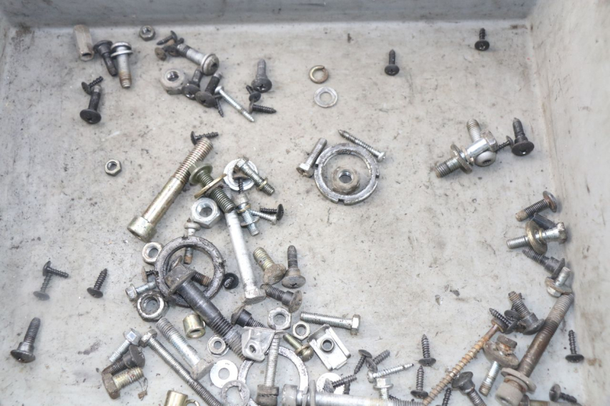 photo de SACO DE PARAFUSOS E FIXADORES PIAGGIO NEW TYPHOON 50 (2010 - 2017) - Detalhe da peça