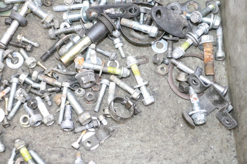photo de SACO DE PARAFUSOS E FERRAGENS HONDA NSR R 125 (1994 - 2003) - Detalhe da peça