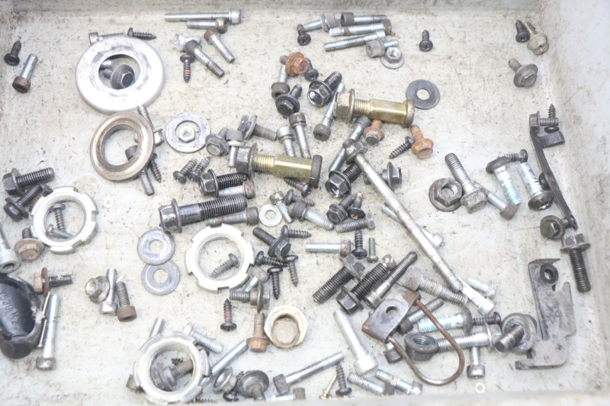 photo de SACO DE PARAFUSOS E FIXADORES MBK OVETTO 2T 50 (2007 - 2017) - Detalhe da peça
