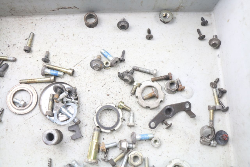 photo de SACO DE PARAFUSOS E FIXADORES MBK OVETTO 50 (1998 - 2007) - Detalhe da peça