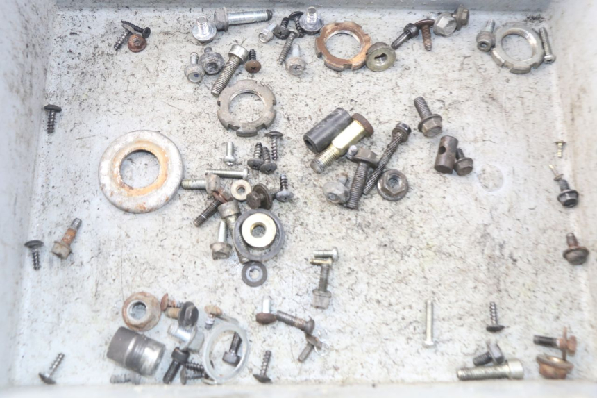 photo de SACO DE PARAFUSOS E FIXADORES MBK OVETTO 50 (1998 - 2007) - Detalhe da peça