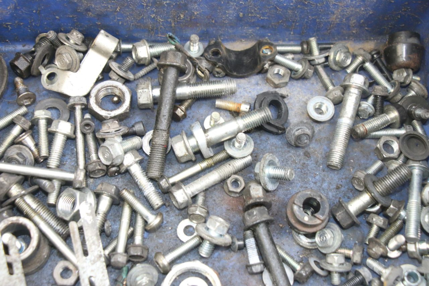 photo de SACO DE PARAFUSOS E FERRAGENS HONDA PCX (JF28) 125 (2009 - 2011) - Outro ângulo de visão