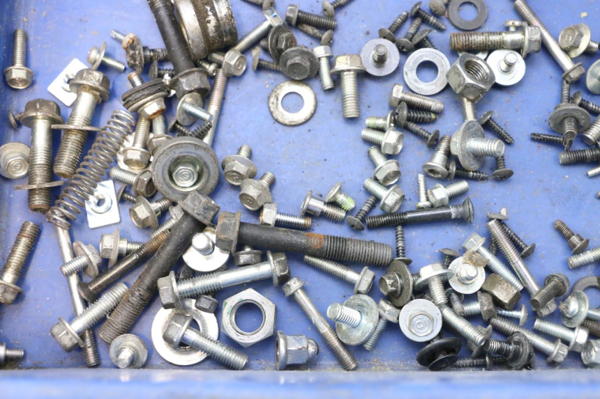 photo de SACO DE PARAFUSOS E FERRAGENS HONDA PCX (JF28) 125 (2009 - 2011) - Outro ângulo de visão