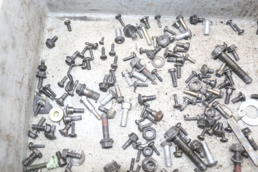 photo de SACO DE PARAFUSOS E FERRAGENS PEUGEOT DJANGO 125 (2014 - 2017) - Detalhe da peça