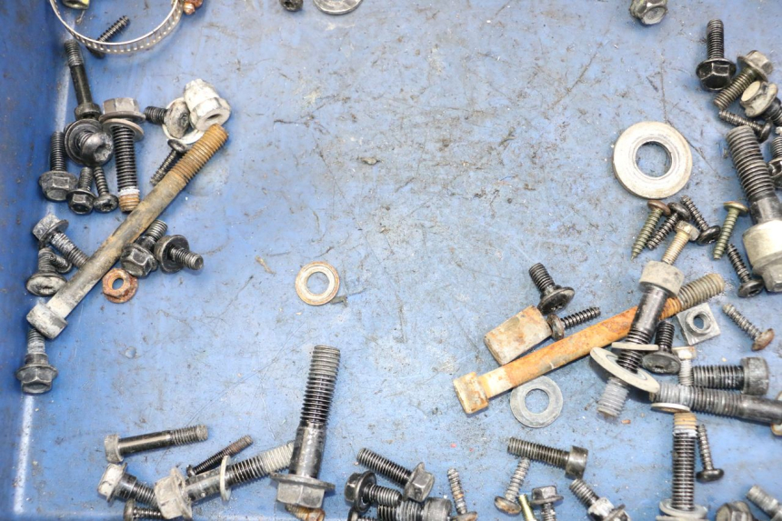 photo de SACO DE PARAFUSOS E FERRAGENS PEUGEOT KISBEE 4T 50 (2018 - 2022) - Zoom do estado de desgaste