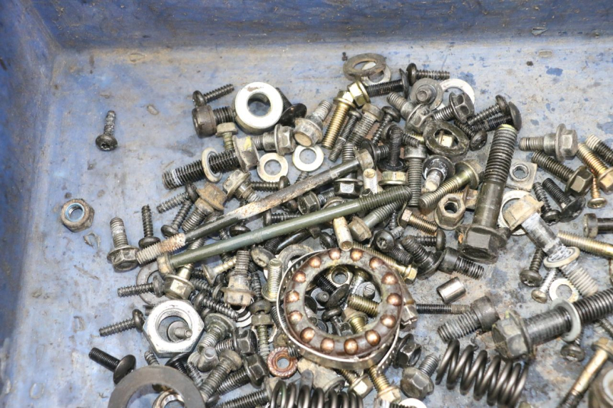 photo de SACO DE PARAFUSOS E FERRAGENS PEUGEOT KISBEE 4T 50 (2018 - 2022) - Zoom do estado de desgaste