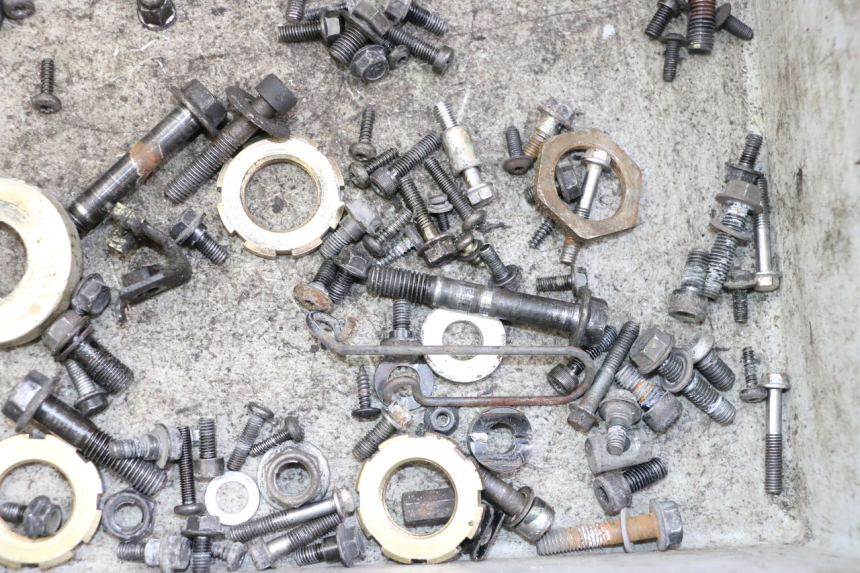 photo de SACO DE PARAFUSOS E FERRAGENS PEUGEOT KISBEE 4T 50 (2010 - 2017) - Zoom do estado de desgaste