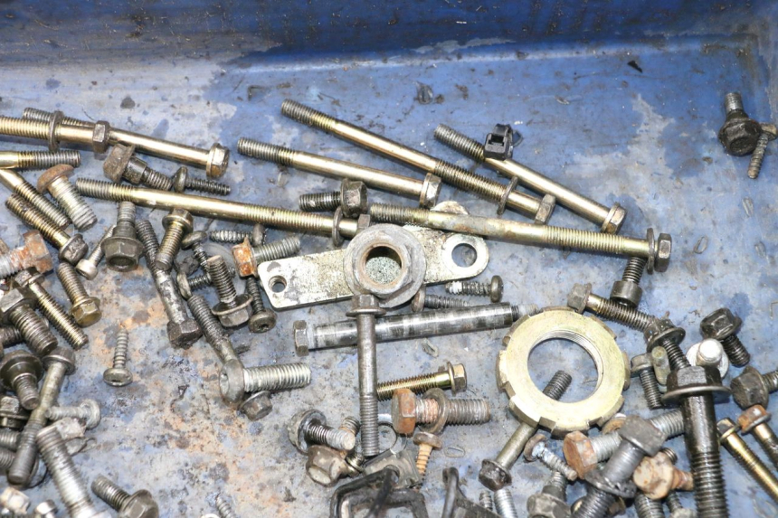 photo de SACO DE PARAFUSOS E FERRAGENS PEUGEOT SPEEDFIGHT 3 LC 2T 50 (2009 - 2015) - Detalhe da peça