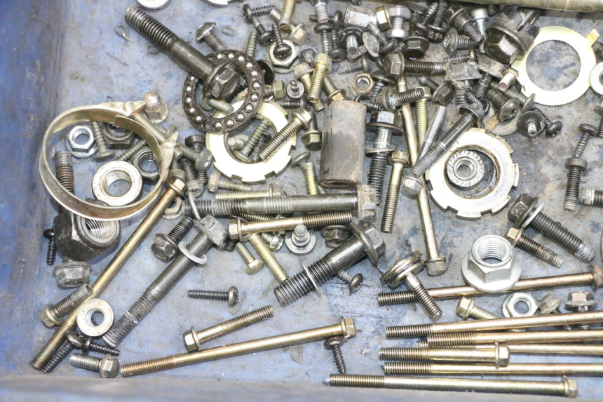photo de SACO DE PARAFUSOS E FERRAGENS PEUGEOT VIVACITY 125 (2010 - 2017) - Outro ângulo de visão