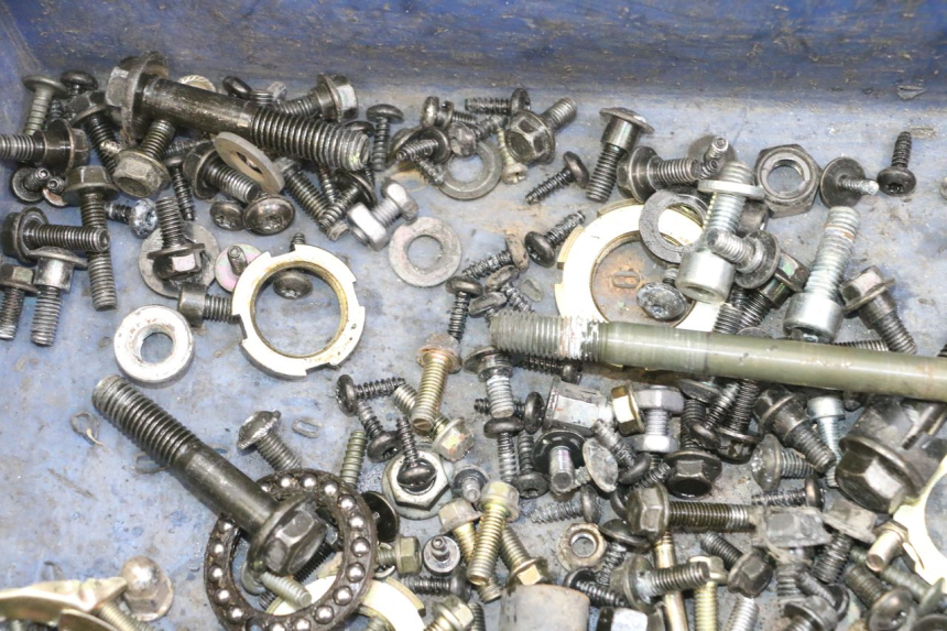 photo de SACO DE PARAFUSOS E FERRAGENS PEUGEOT VIVACITY 125 (2010 - 2017) - Ampliação técnica