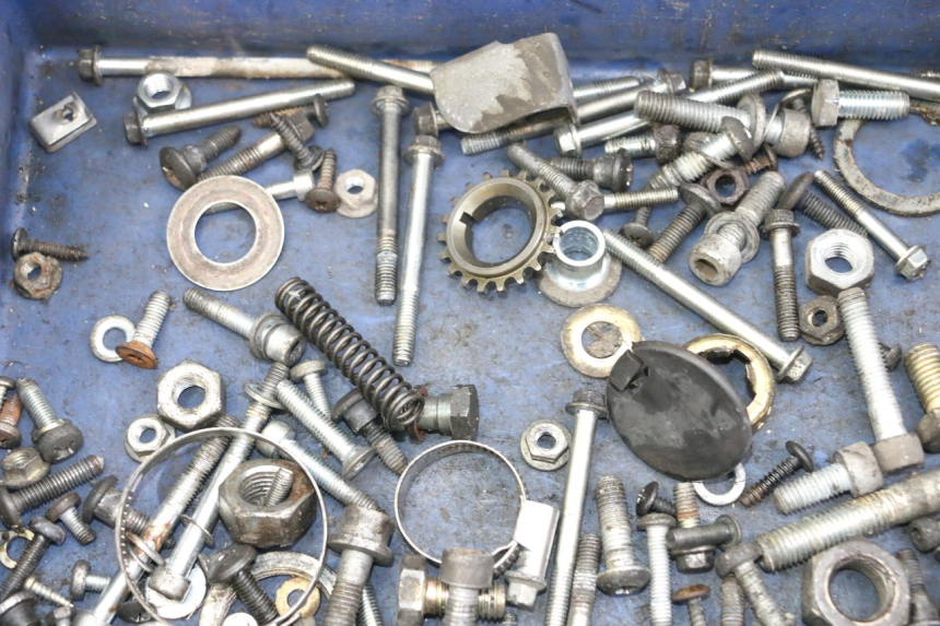 photo de SACO DE PARAFUSOS E FIXADORES PIAGGIO VESPA GRANTURISMO 200 (2004 - 2005) - Detalhe da peça