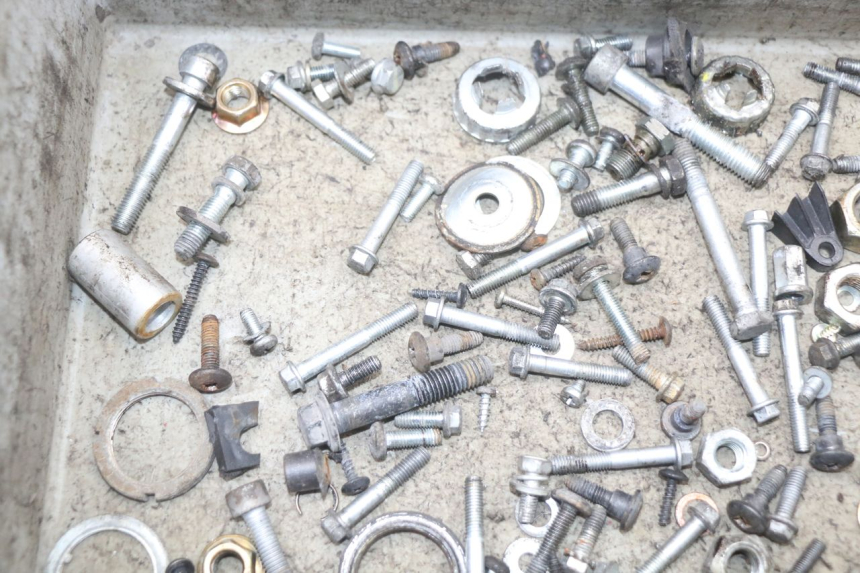 photo de SACO DE PARAFUSOS E FERRAGENS PIAGGIO VESPA LX 2T 50 (2005 - 2013) - Detalhe da peça