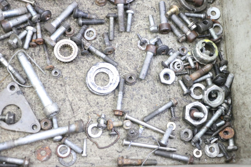 photo de SACO DE PARAFUSOS E FERRAGENS PIAGGIO VESPA S 2T 50 (2007 - 2014) - Zoom do estado de desgaste