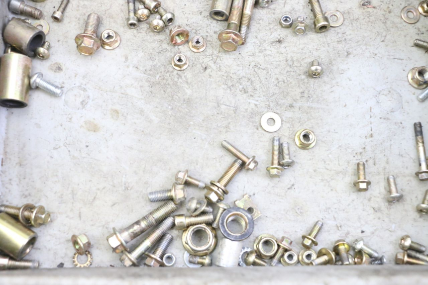 photo de SACO DE PARAFUSOS E FIXADORES APOLLO RFZ 125 - Detalhe da peça