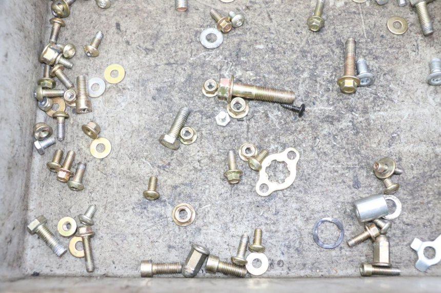photo de SACO DE PARAFUSOS E FIXADORES APOLLO RFZ 125 - Zoom do estado de desgaste