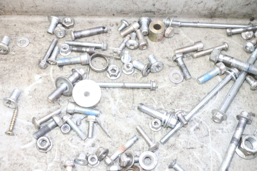 photo de SACO DE PARAFUSOS E FIXADORES APOLLO RFZ 125 - Detalhe da peça