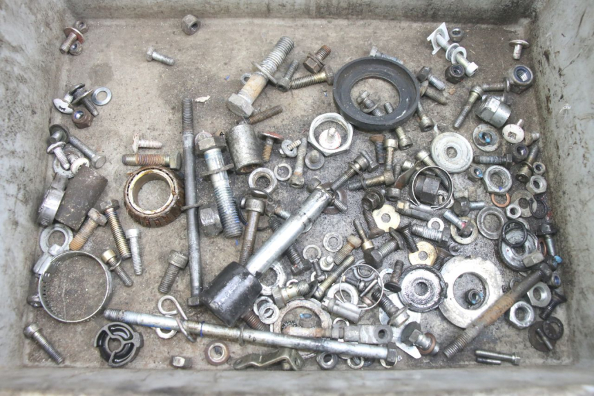 photo de SACO DE PARAFUSOS E FERRAGENS GILERA RK 50 (1996 - 1999) - Vista principal