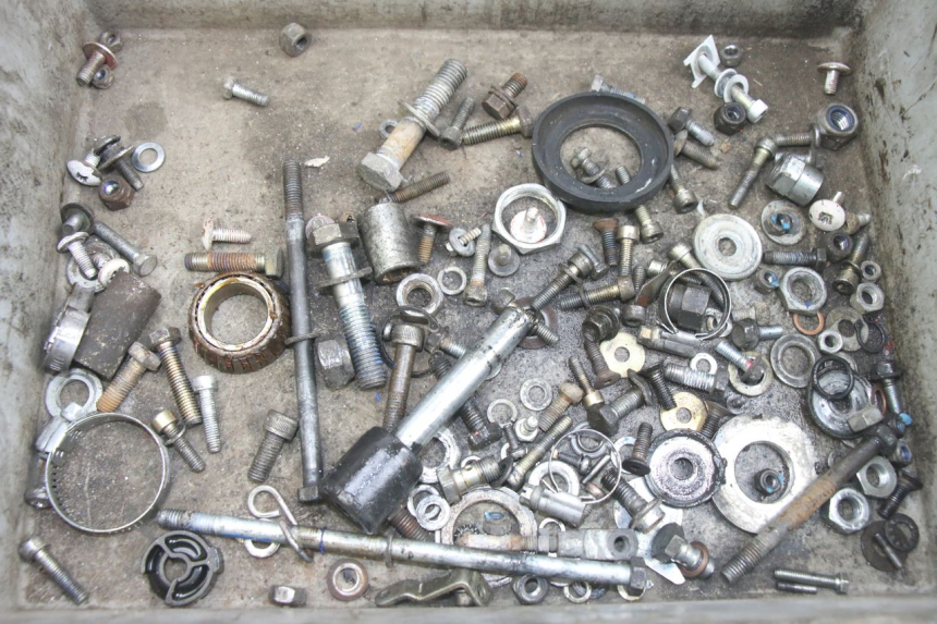 photo de SACO DE PARAFUSOS E FERRAGENS GILERA RK 50 (1996 - 1999) - Detalhe da peça