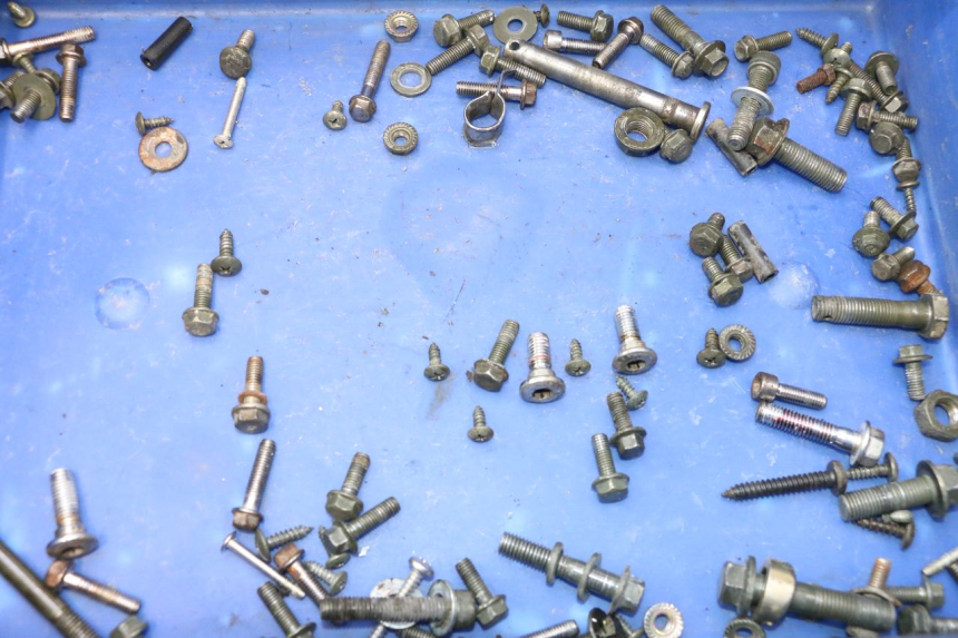 photo de SACO DE PARAFUSOS E FERRAGENS TNT MOTOR ROMA 10' 2T 50 (2011 - 2018) - Detalhe da peça