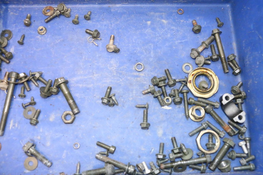 photo de SACO DE PARAFUSOS E FERRAGENS TNT MOTOR ROMA 12' 2T 50 (2007 - 2018) - Detalhe da peça