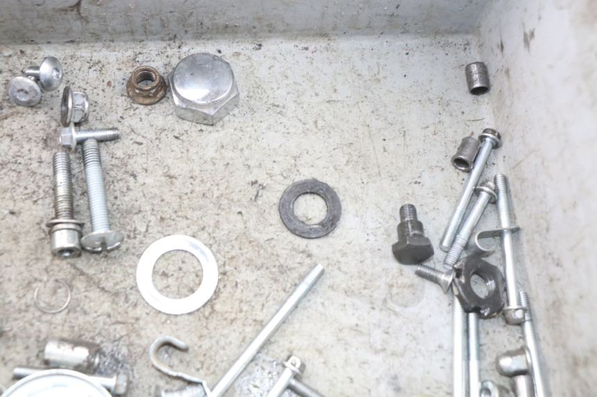 photo de SACO DE PARAFUSOS E FERRAGENS MINI MX ROOKIE 125 - Outro ângulo de visão