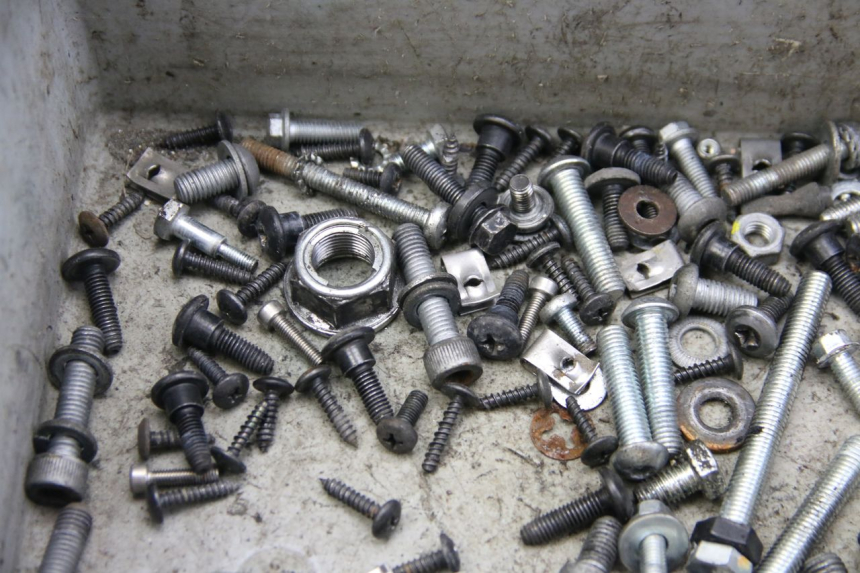 photo de SACO DE PARAFUSOS E FIXADORES GILERA RUNNER SP 50 (2009 - 2017) - Vista geral