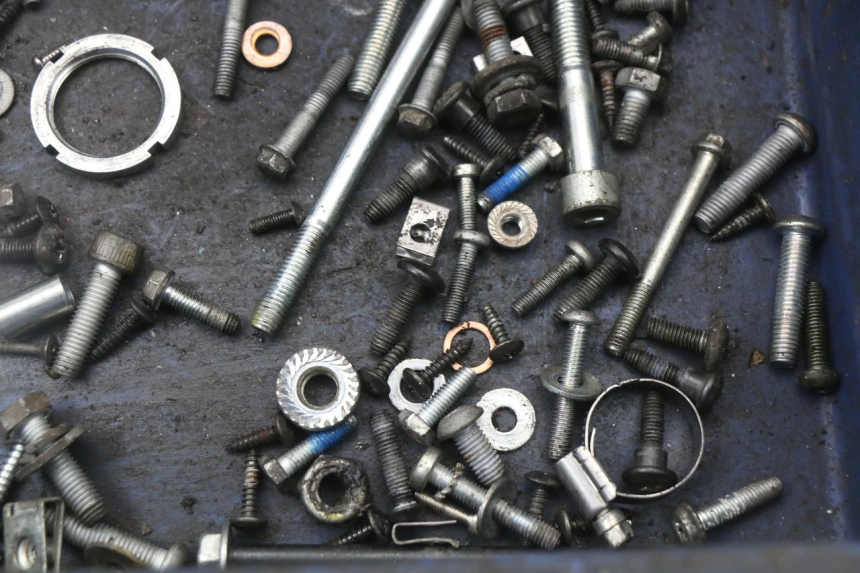 photo de SACO DE PARAFUSOS E FIXADORES GILERA RUNNER SP 50 (2009 - 2017) - Zoom do estado de desgaste