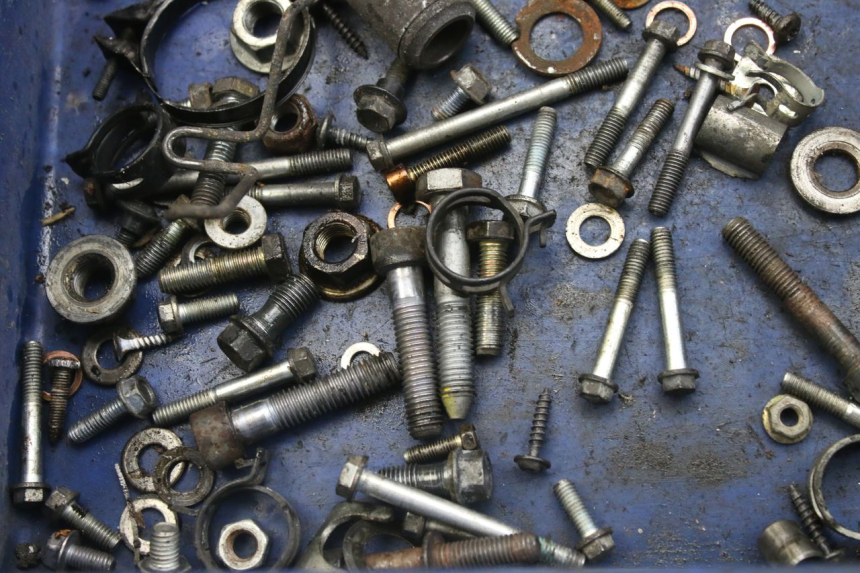 photo de SACO DE PARAFUSOS E FERRAGENS PEUGEOT SATELIS 125 (2010 - 2012) - Detalhe da peça