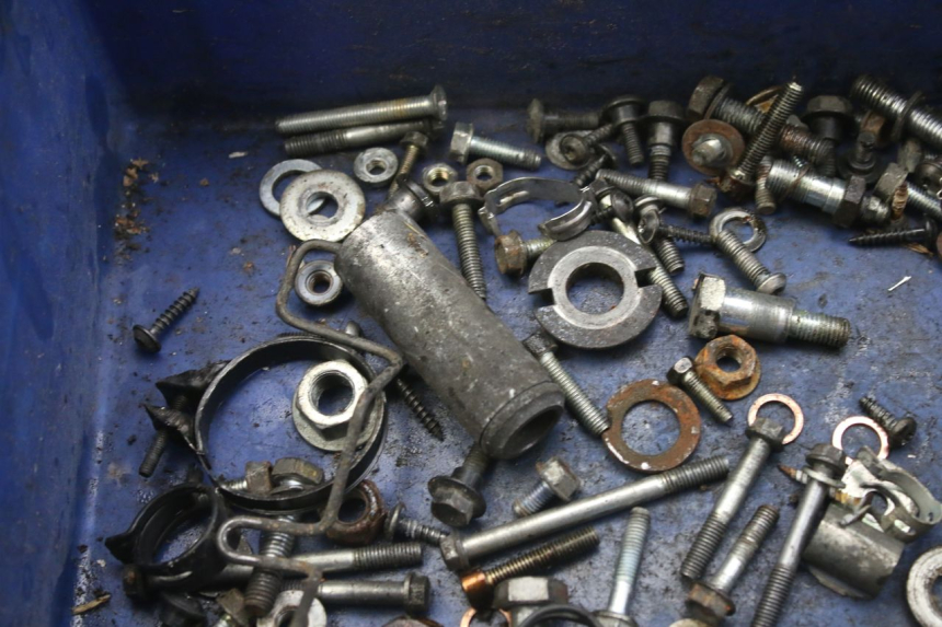 photo de SACO DE PARAFUSOS E FERRAGENS PEUGEOT SATELIS 125 (2010 - 2012) - Ampliação técnica