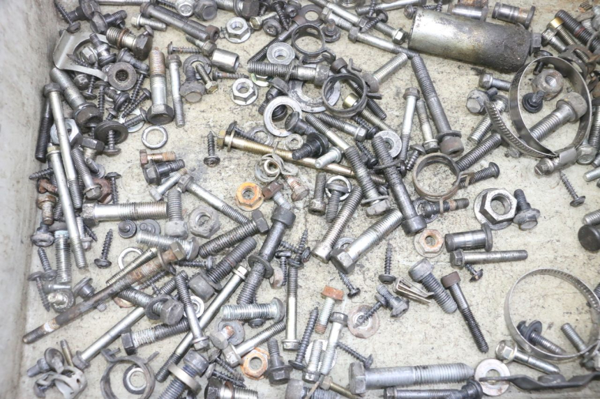photo de SACO DE PARAFUSOS E FERRAGENS PEUGEOT SATELIS 125 (2013 - 2018) - Detalhe da peça